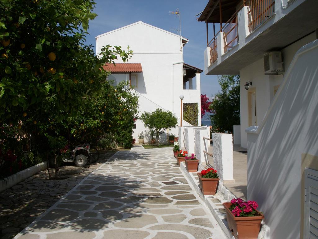 Likourgos Beach Kavos Exterior photo